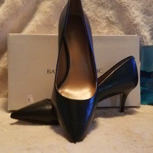 Black Mid-Heel Pump